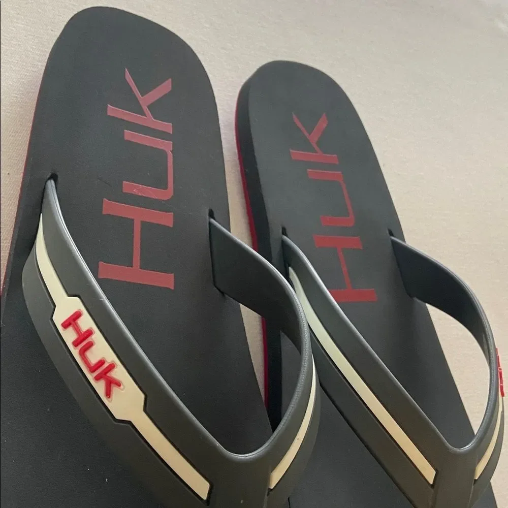 Huk Flipsters Black and Red Sandals Men’s size 13